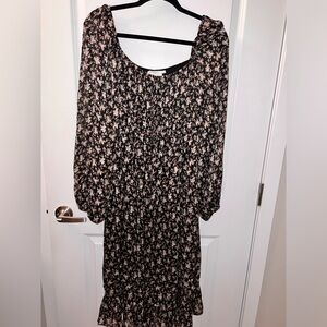 Black and White Floral Shimmer midi dress